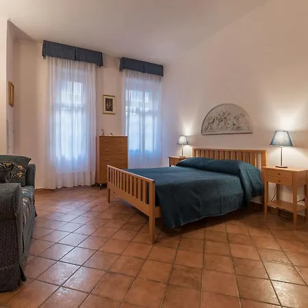 San Lorenzo Roomy