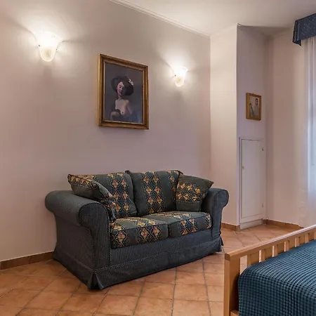 San Lorenzo Roomy