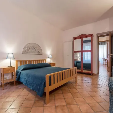 San Lorenzo Roomy